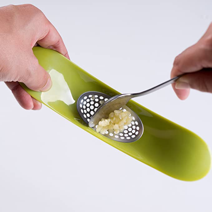 Joseph Joseph Rocker Garlic Crusher - Green