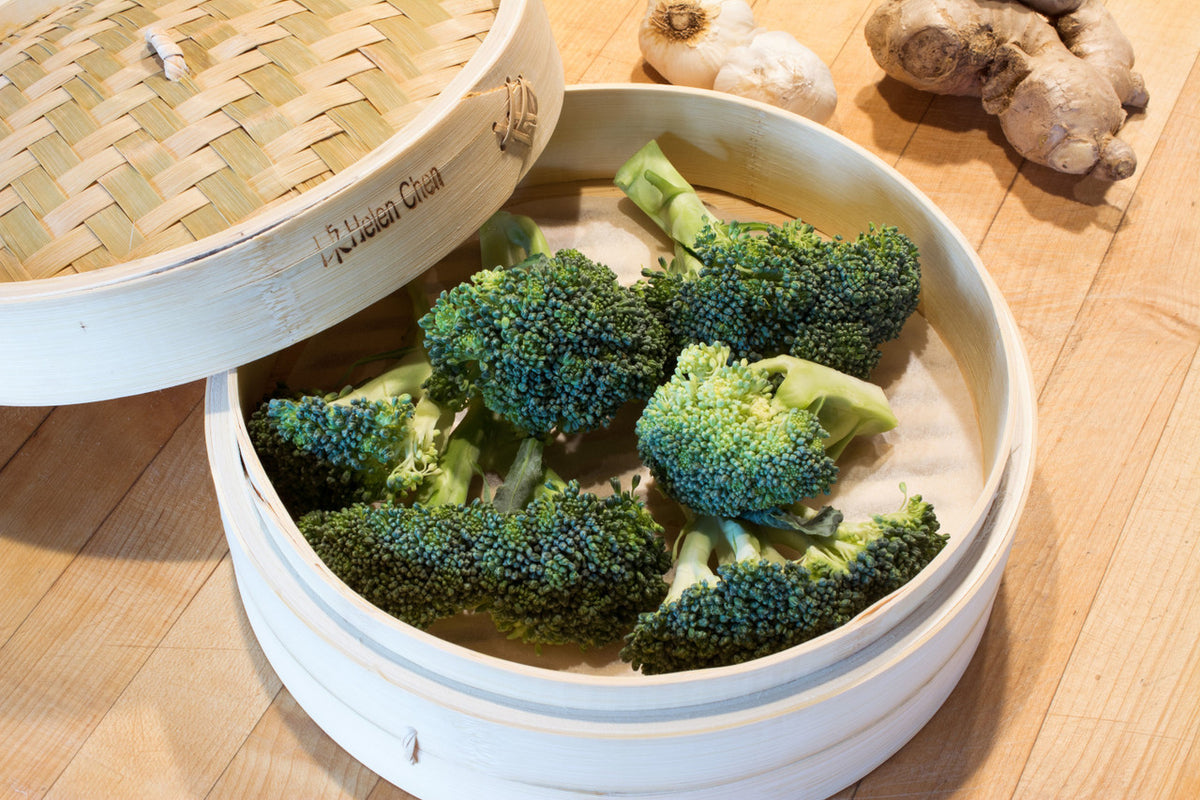 Helen's Asian Kitchen Bamboo Steamer Baskets with Lid